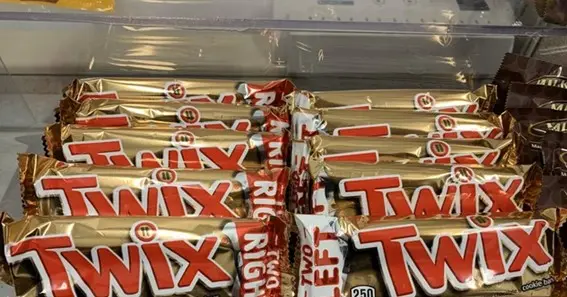 are left and right twix the same