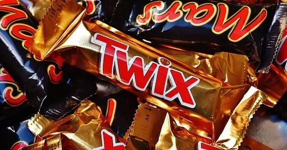difference between twix left and right
